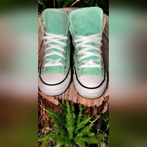 Unisex Converse Chuck Taylor Sneakers